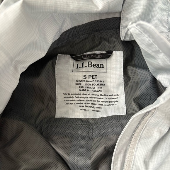 LL Bean SMALL PETITE Gray Grey Long Rain Jacket waterproof hood - Picture 2 of 9